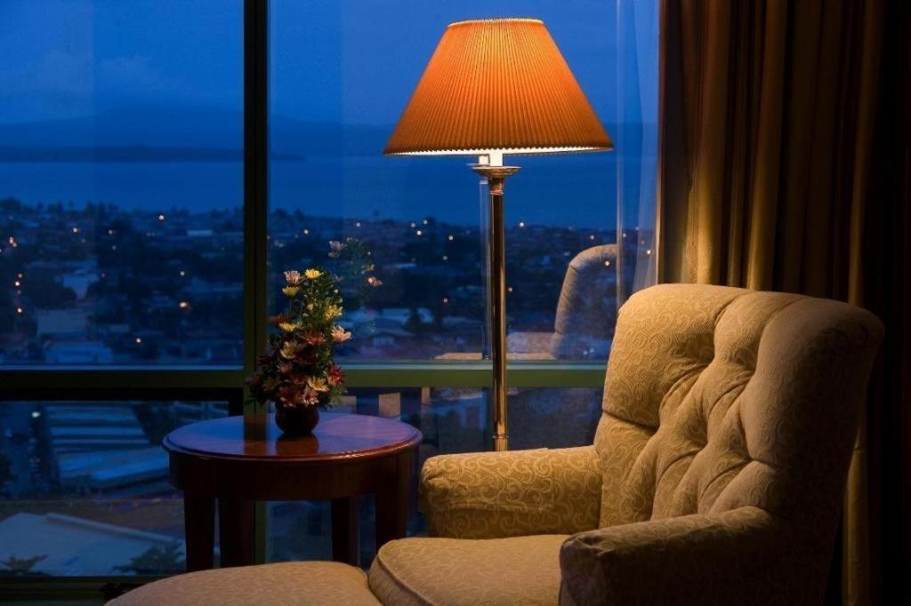Marco Polo Davao Hotel Room photo A table lamp
