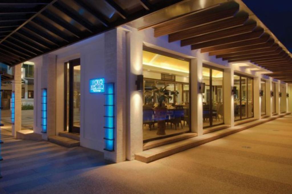 Marco Polo Davao Hotel Exterior photo The restaurant at the hotel