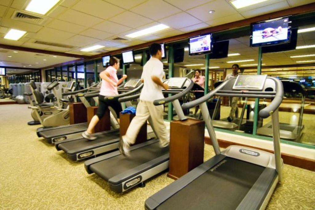 Marco Polo Davao Hotel Exterior photo A row of treadmills