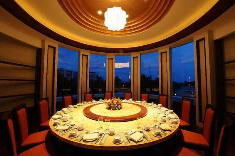 Marco Polo Davao Hotel Exterior photo A restaurant in Beijing