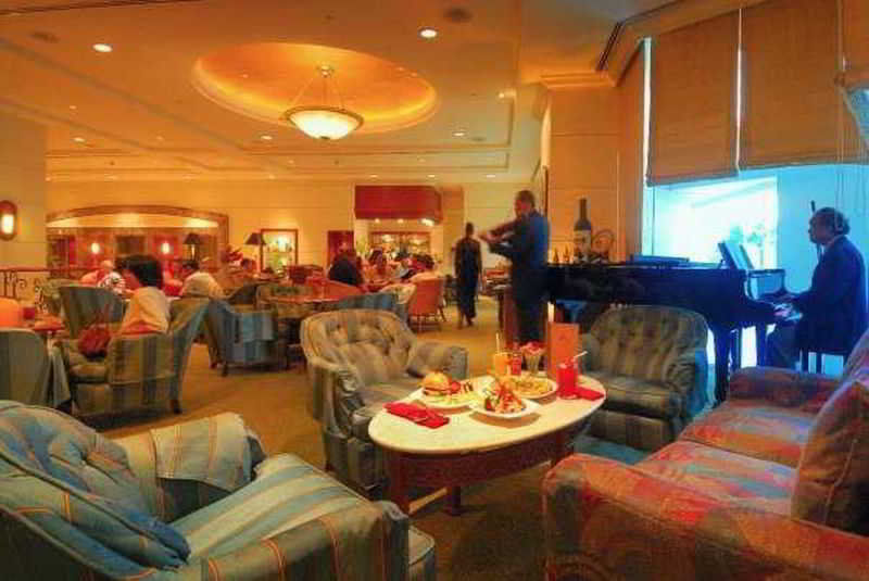 Marco Polo Davao Hotel Exterior photo The lounge at the airport