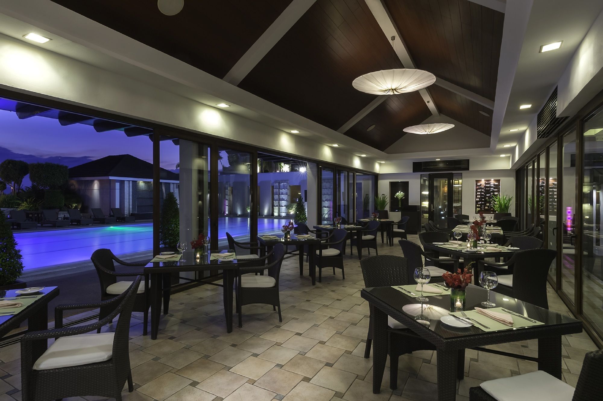 Marco Polo Davao Hotel Exterior photo The Pool Bar