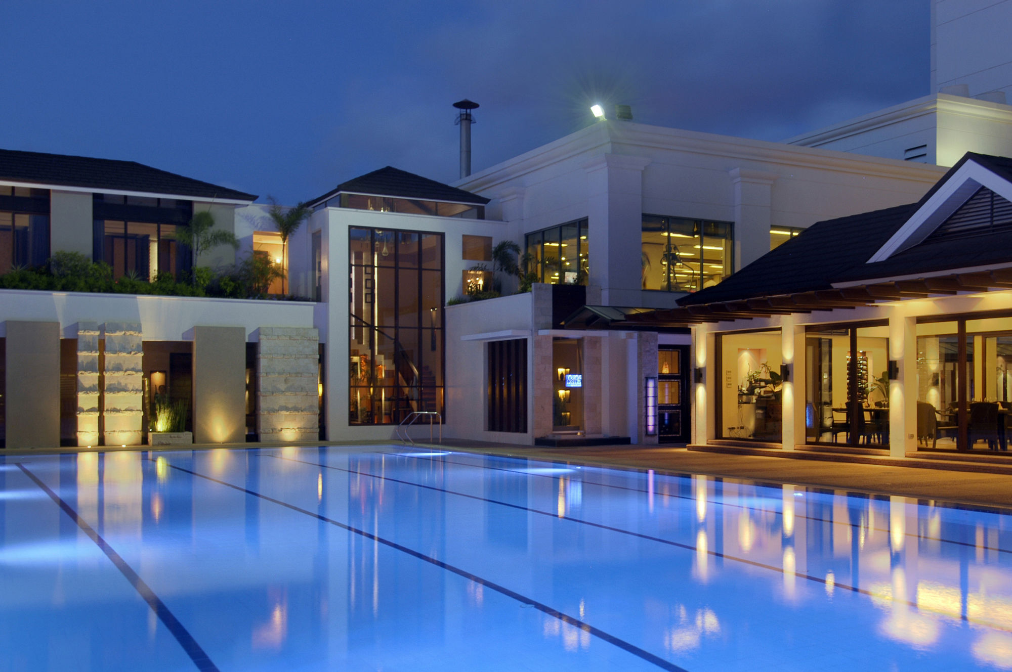 Marco Polo Davao Hotel Exterior photo The swimming pool at the Four Seasons Hotel, Nairobi